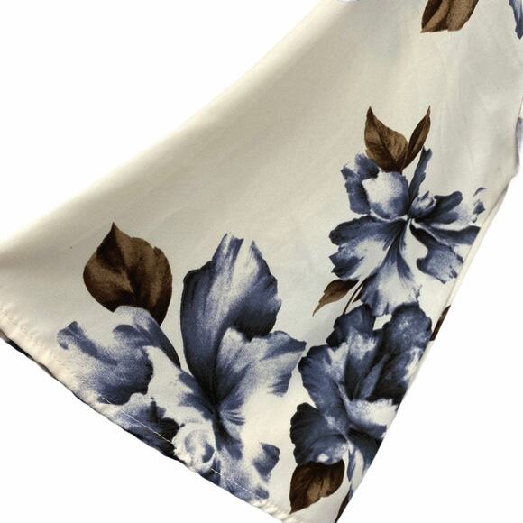 Design Lab Floral Romper Cream Blue Size L Shorts Lace V Neck Half Sleeve - Picture 6 of 10